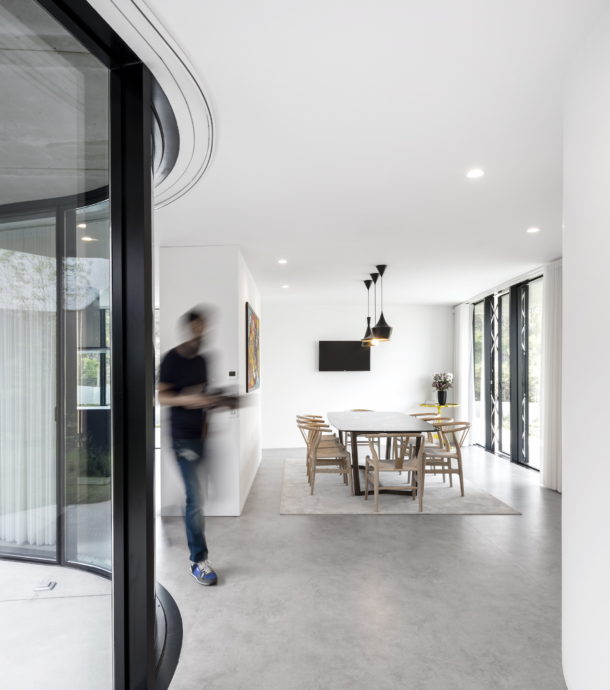 casa-cabo-da-vila-spaceworkers-archdaily-winner-building-of-the-year-2017-copyright-fernando-guerra-cidade-na-ponta-dos-dedos-sancha-trindade7